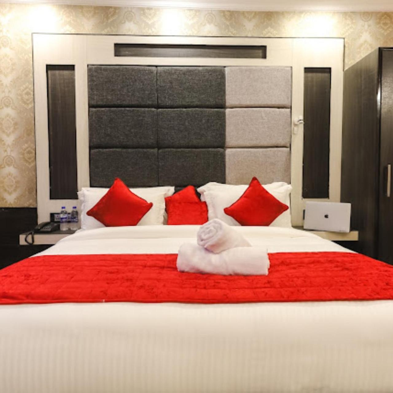 Hotel Holiday Hill, Near Mall Road, Mcleodganj# Parking#Restaurant Dharamshala Luaran gambar